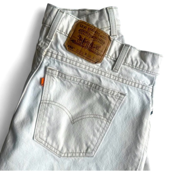 Vintage Levi's 550 Jeans Size 36x30 Orange Tab 90's USA Relaxed Fit Taper Cream - Picture 1 of 8